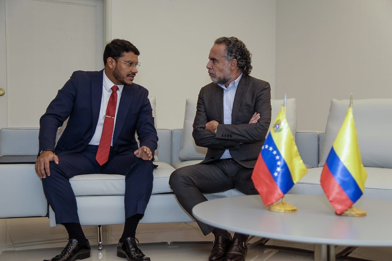 Colombia, Venezuela Restore Full Diplomatic Relations