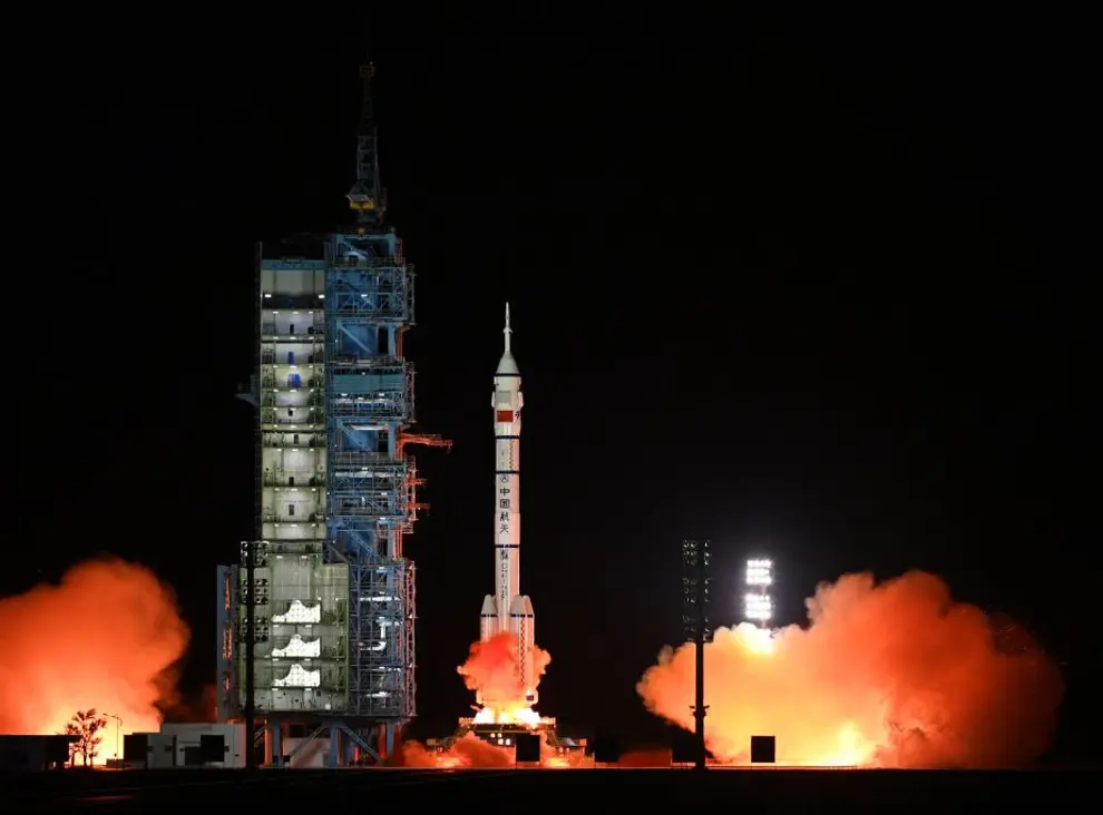 Chinese Astronauts Return to Earth