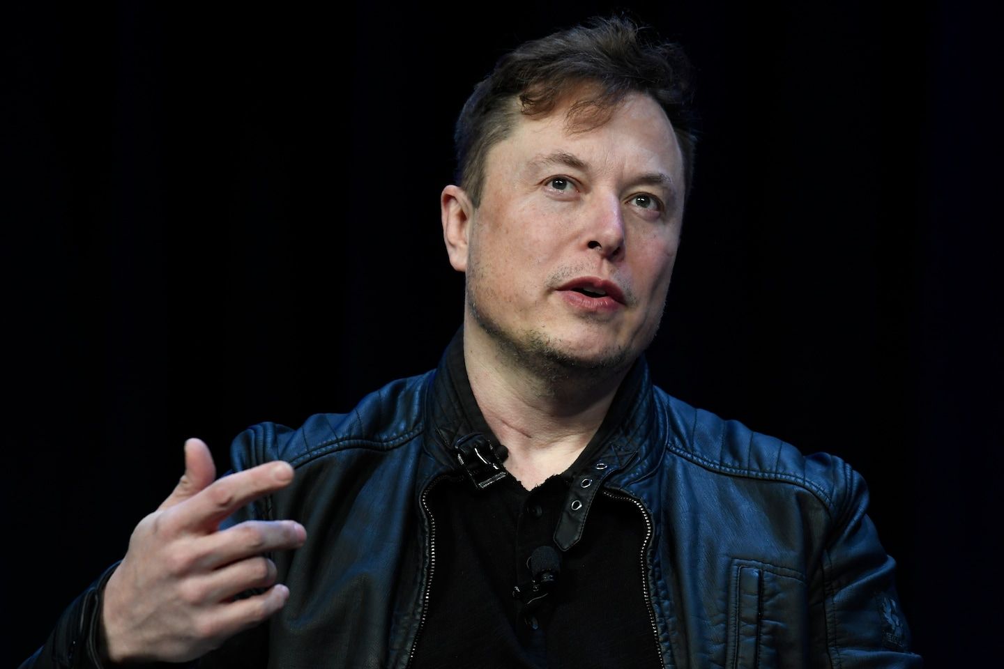 Musk Puts Future as Twitter CEO to Public Vote