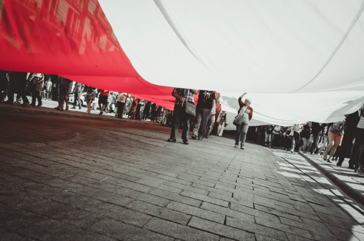 Poland: Anti-Govt Protests Erupt Across Warsaw post image