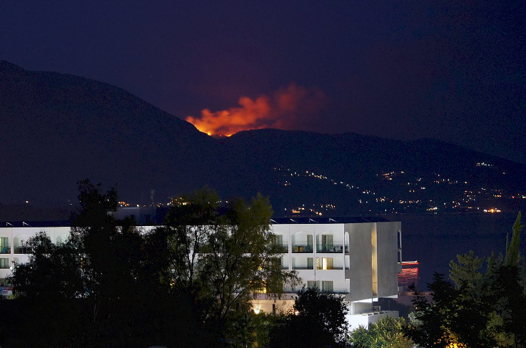 Greece: Thousands Evacuated From Islands as Wildfires Grow post image