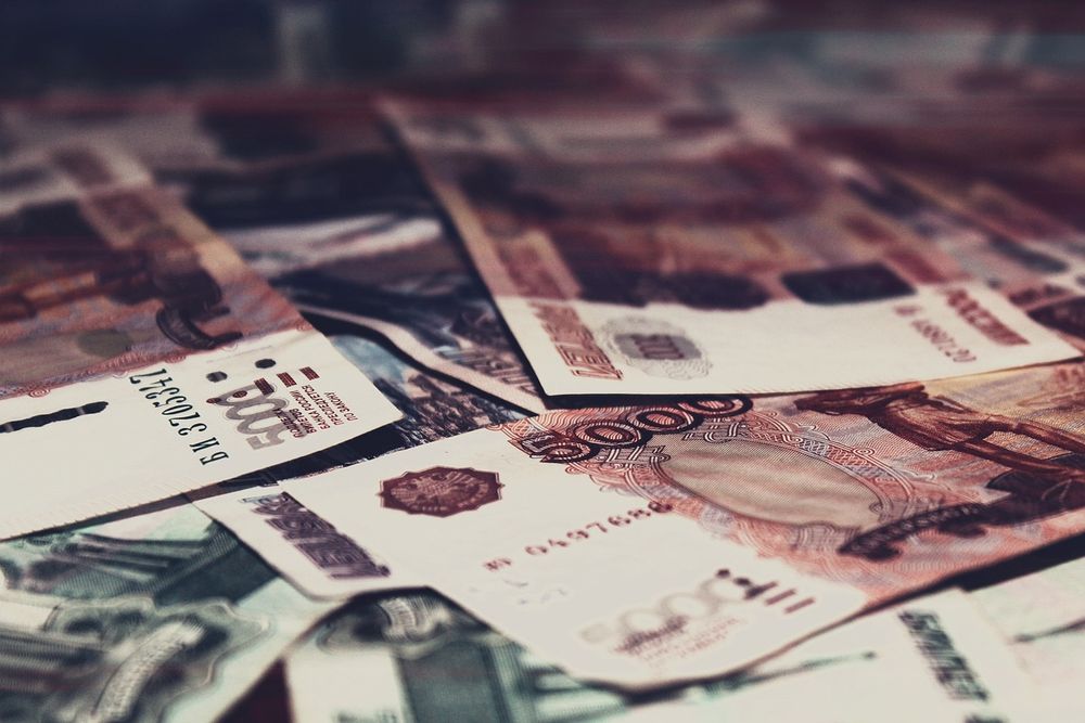Russia Raises Interest Rate to 12% Amid 17-Month Ruble Low post image